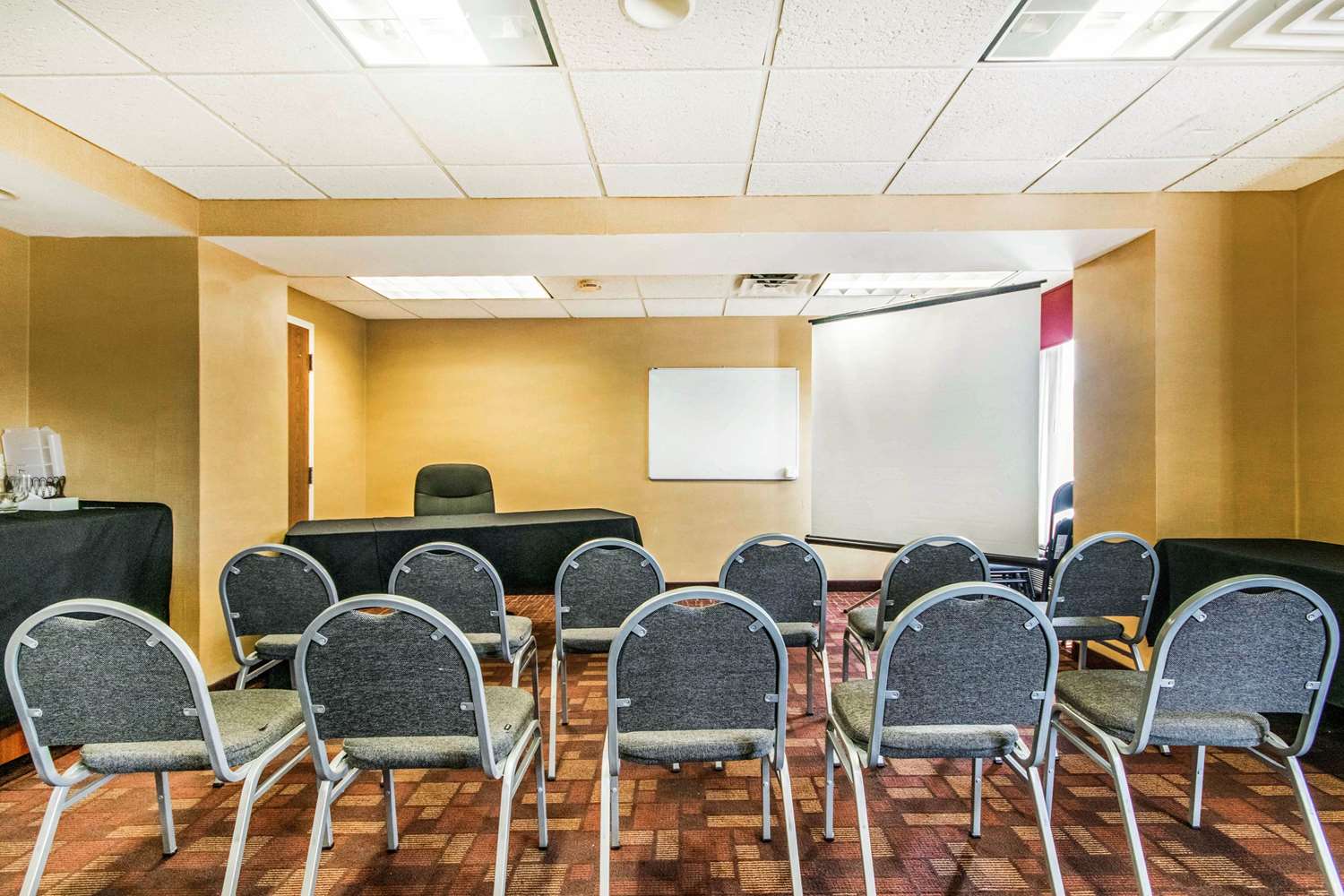 Quality Inn & Suites Lawrenceburg 8/8