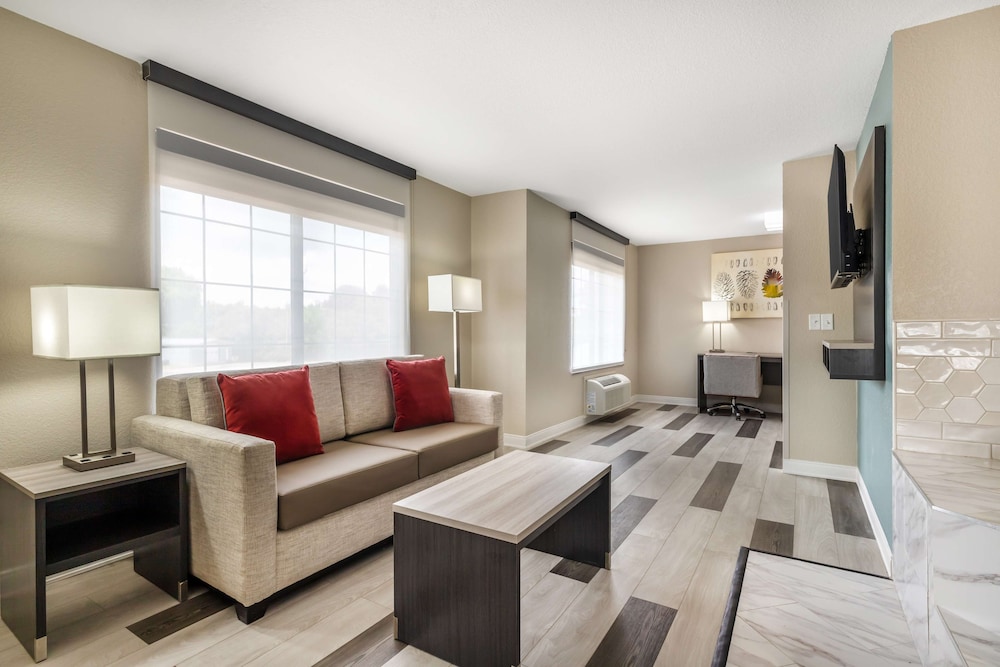 Best Western Prime Inn & Suites 13/29