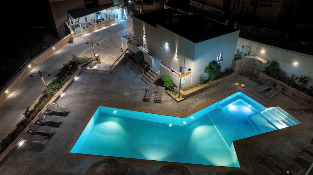 Villaggio Mare Suites 34/60