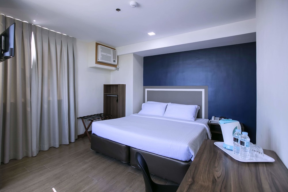 S Hotel and Residences 21/50