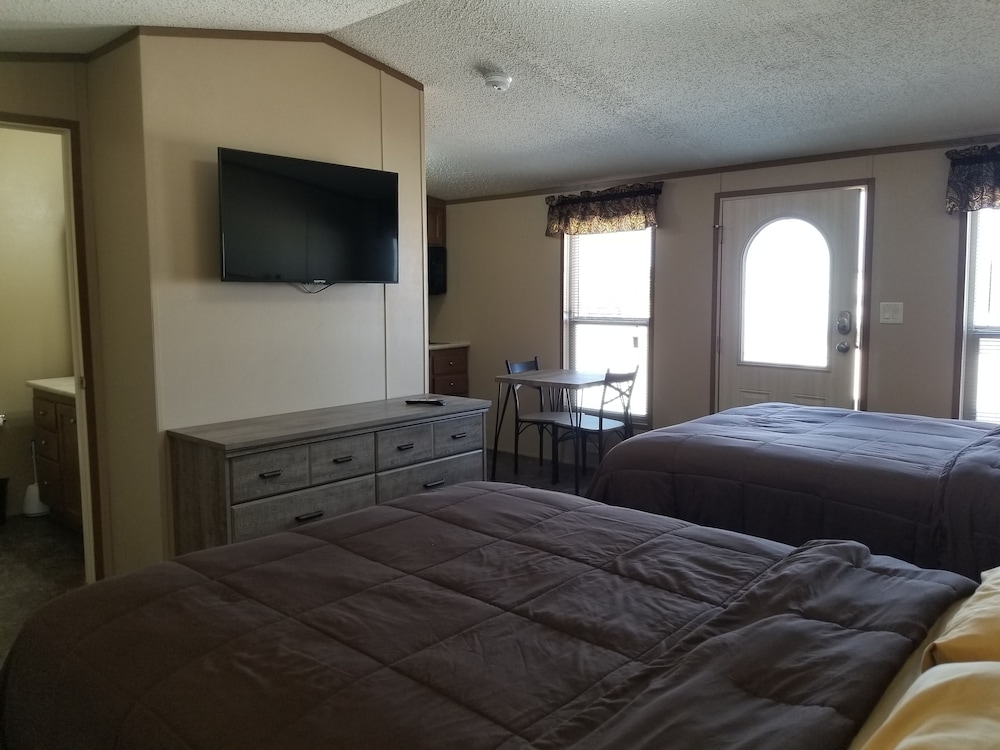 Elite Cabins and RV Park 12/51