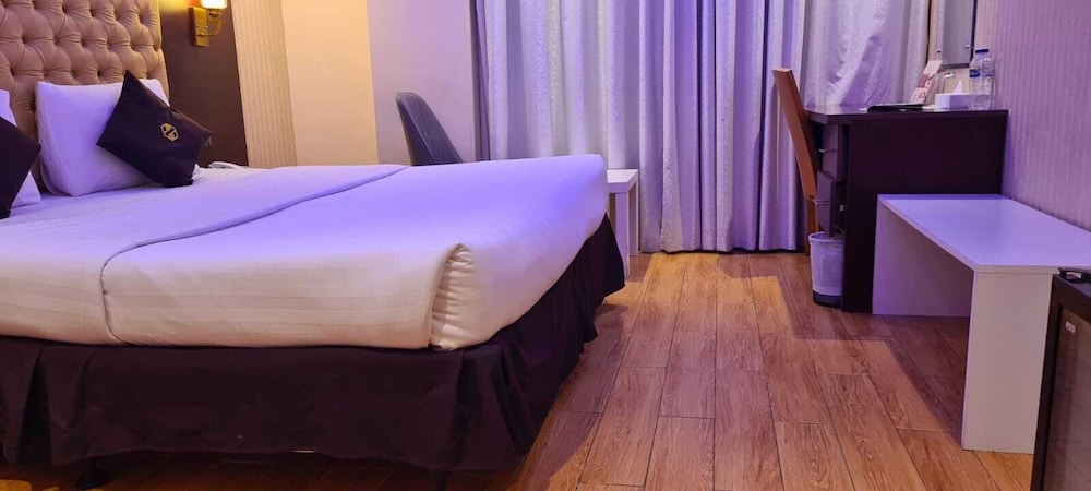 Raha Grand Hotel (ex Hive Hotel) 14/27