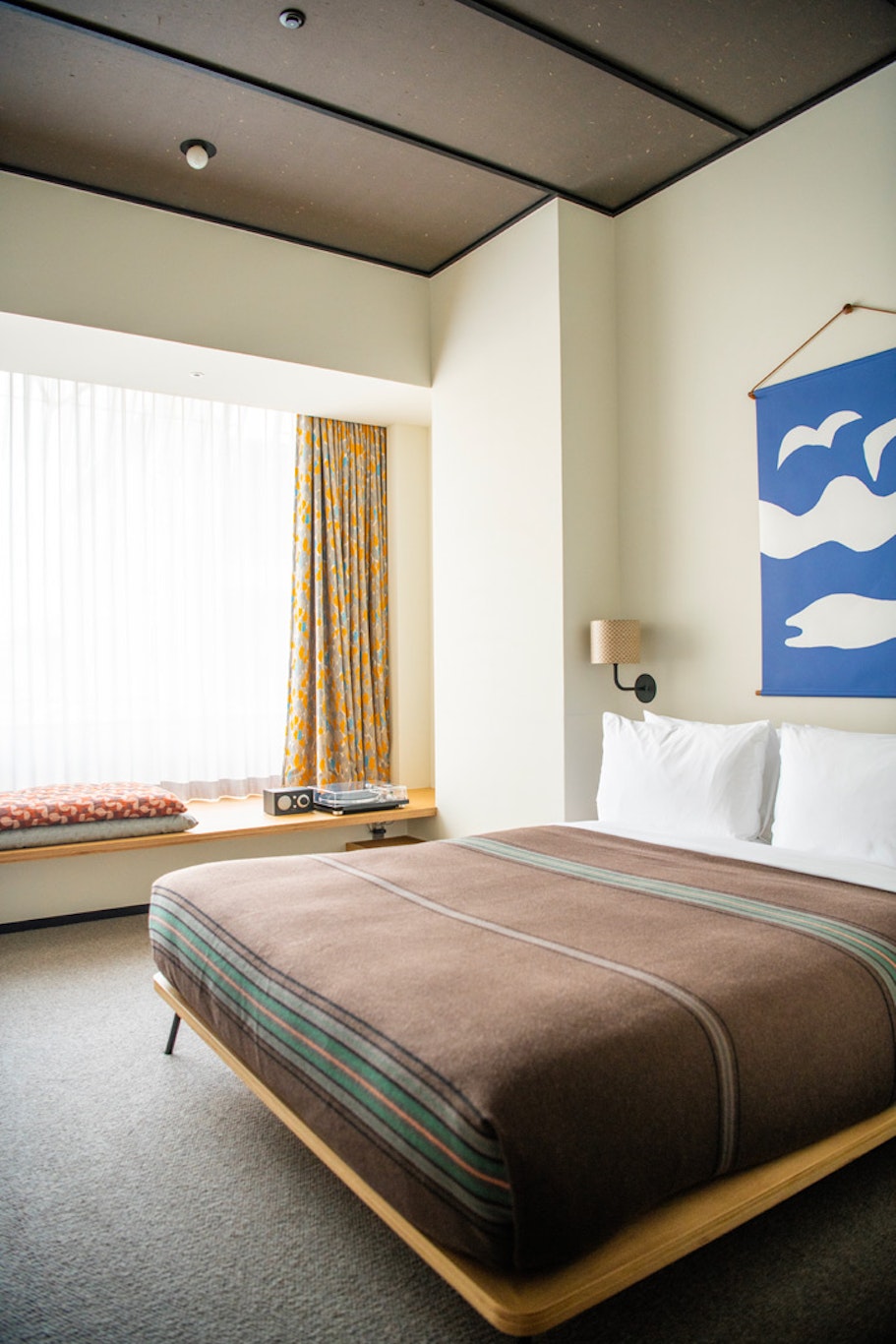 STANDARD, KING BED