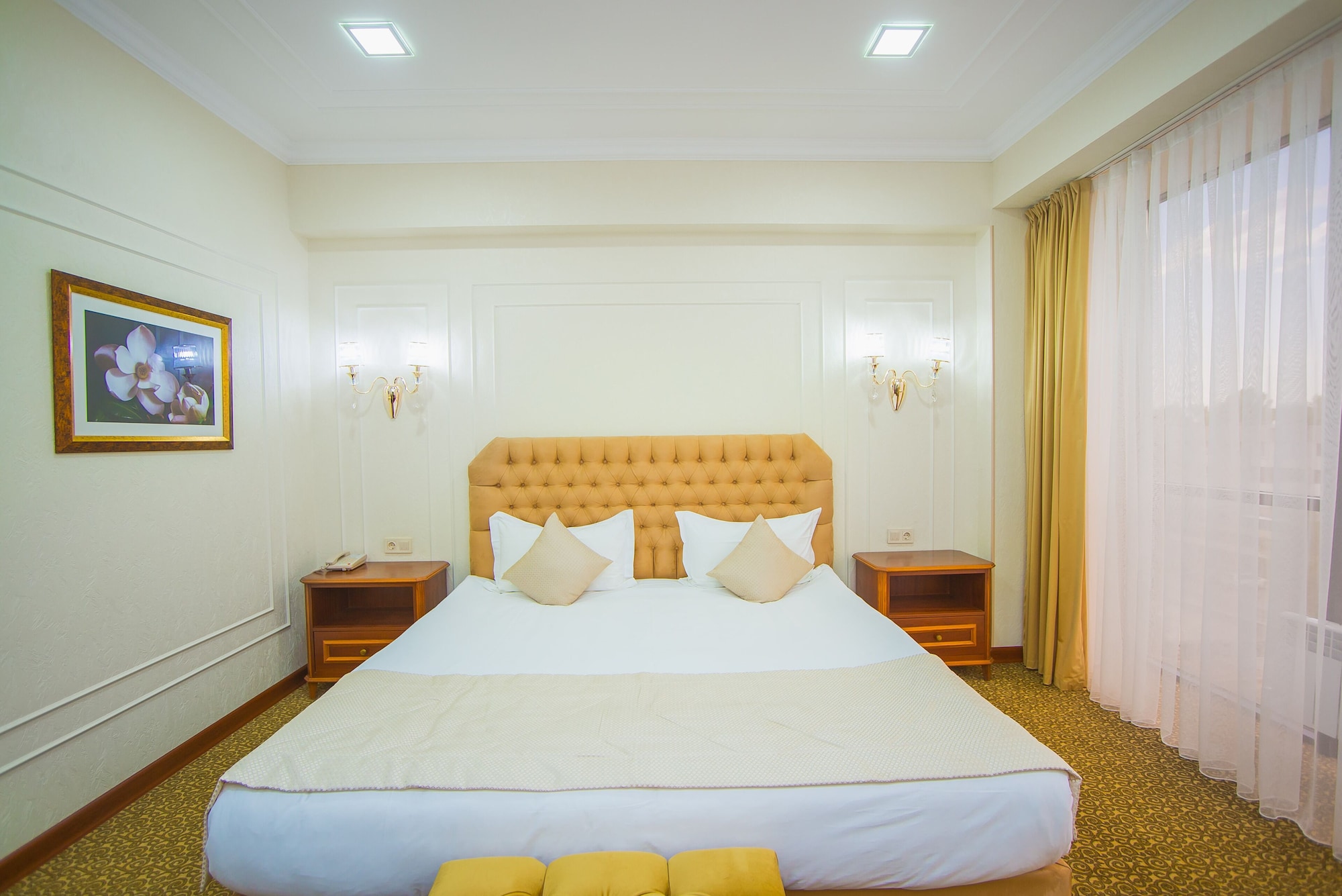 DELUXE, DOUBLE BED