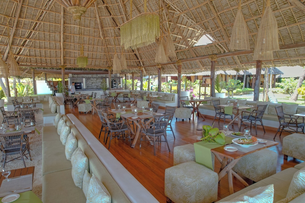 Breezes Beach Club & Spa 34/64