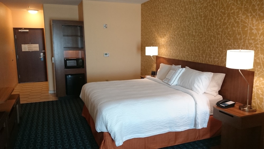 Fairfield Inn Suites Cuero 18/54
