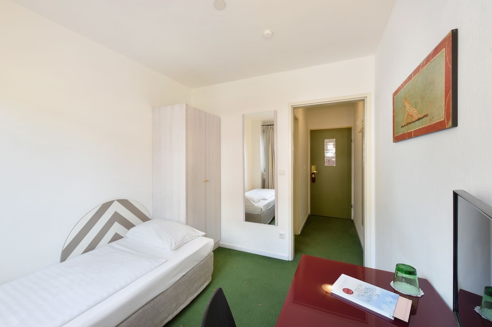 Hotel Neutor Express 14/55