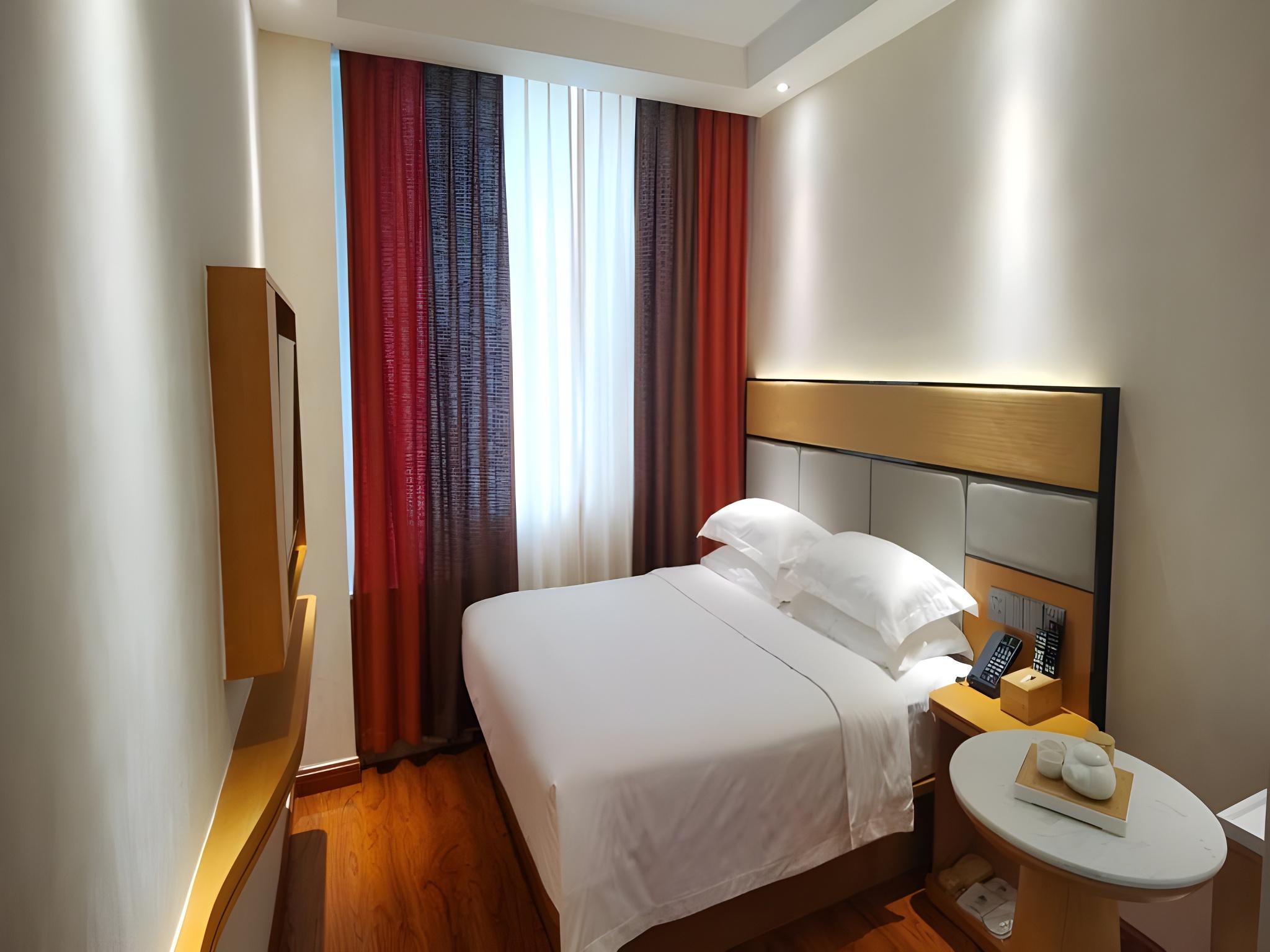 Business, Queen Bed