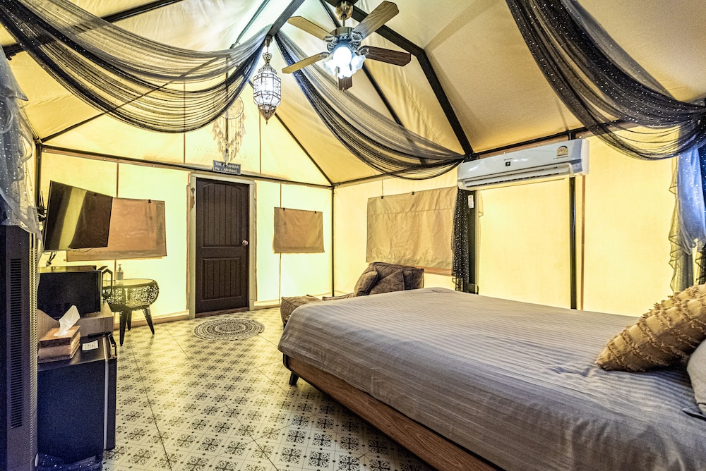Glamping, Tent, Villa, King Bed
