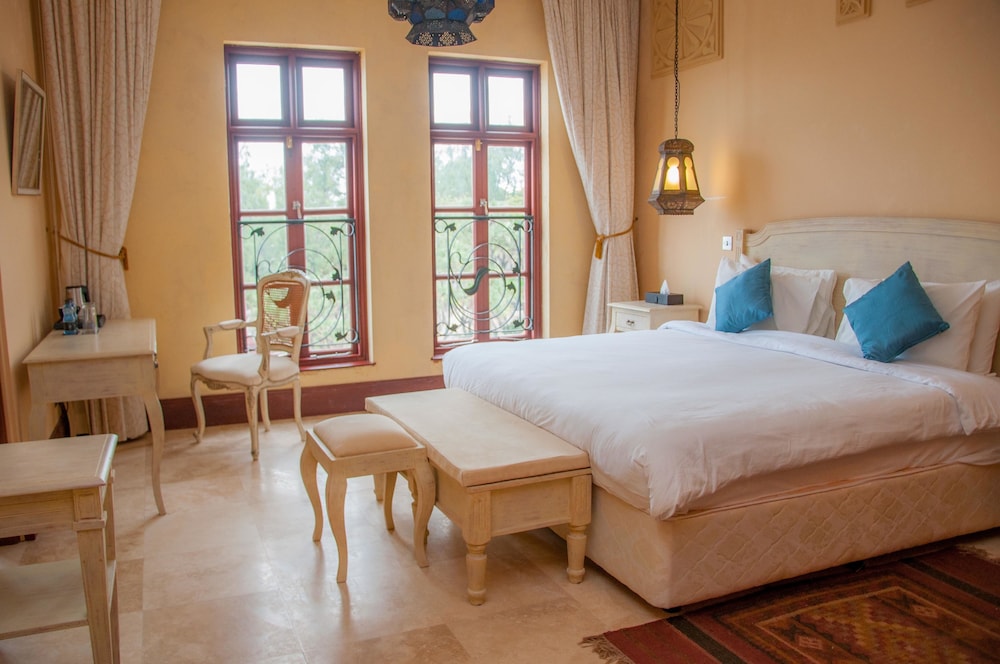 Cocoa Boutique Hotel 63/79