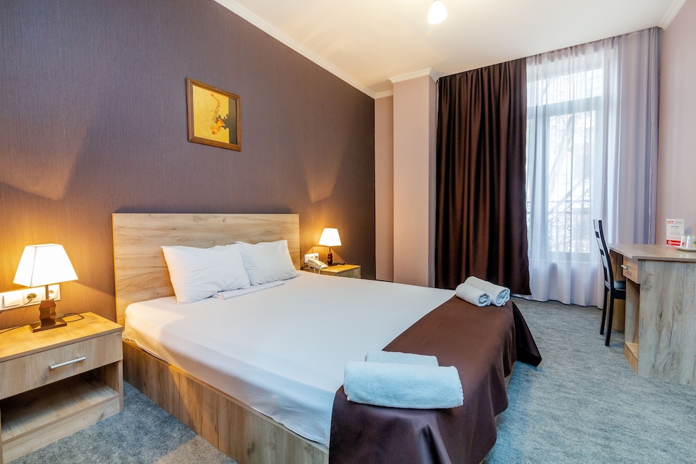 COMFORT, DOUBLE BED, CITY VIEW, FRENCH BALCONY