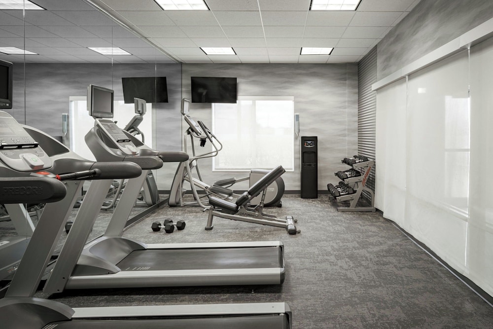 Fairfield Inn Suites By Marriott Louisville East 23/50