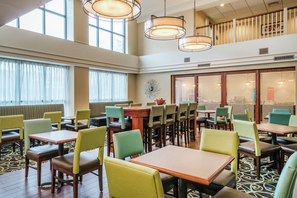 Hampton Inn And Suites Valley Forge Oaks 44/53