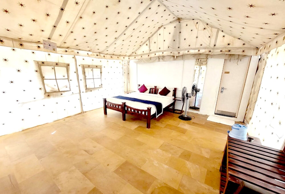 Sheesh Mahal Desert Camp 16/44