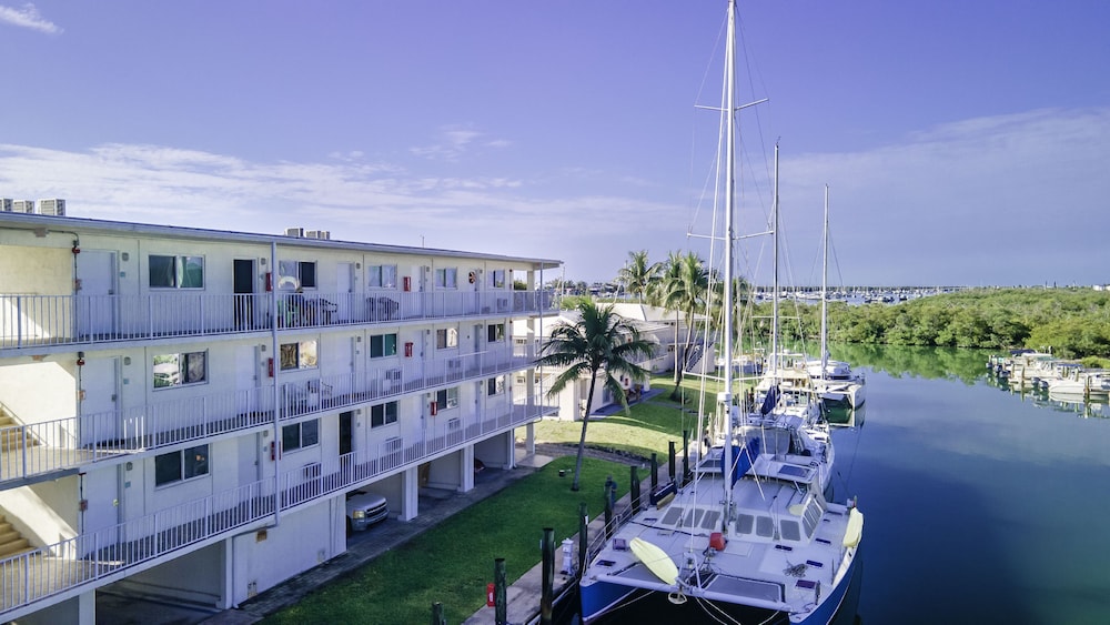 Skipjack Resort Marina 6/70