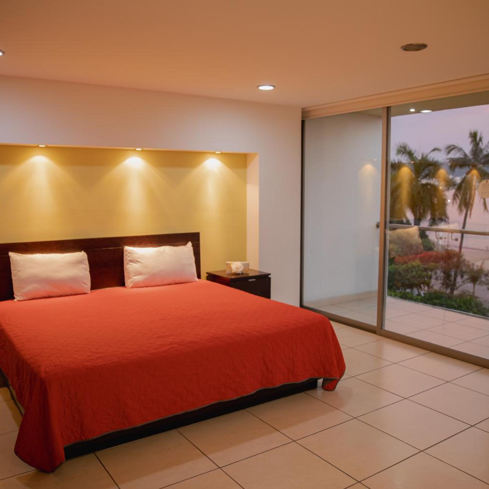 2 Bedrooms, Senior, Suite