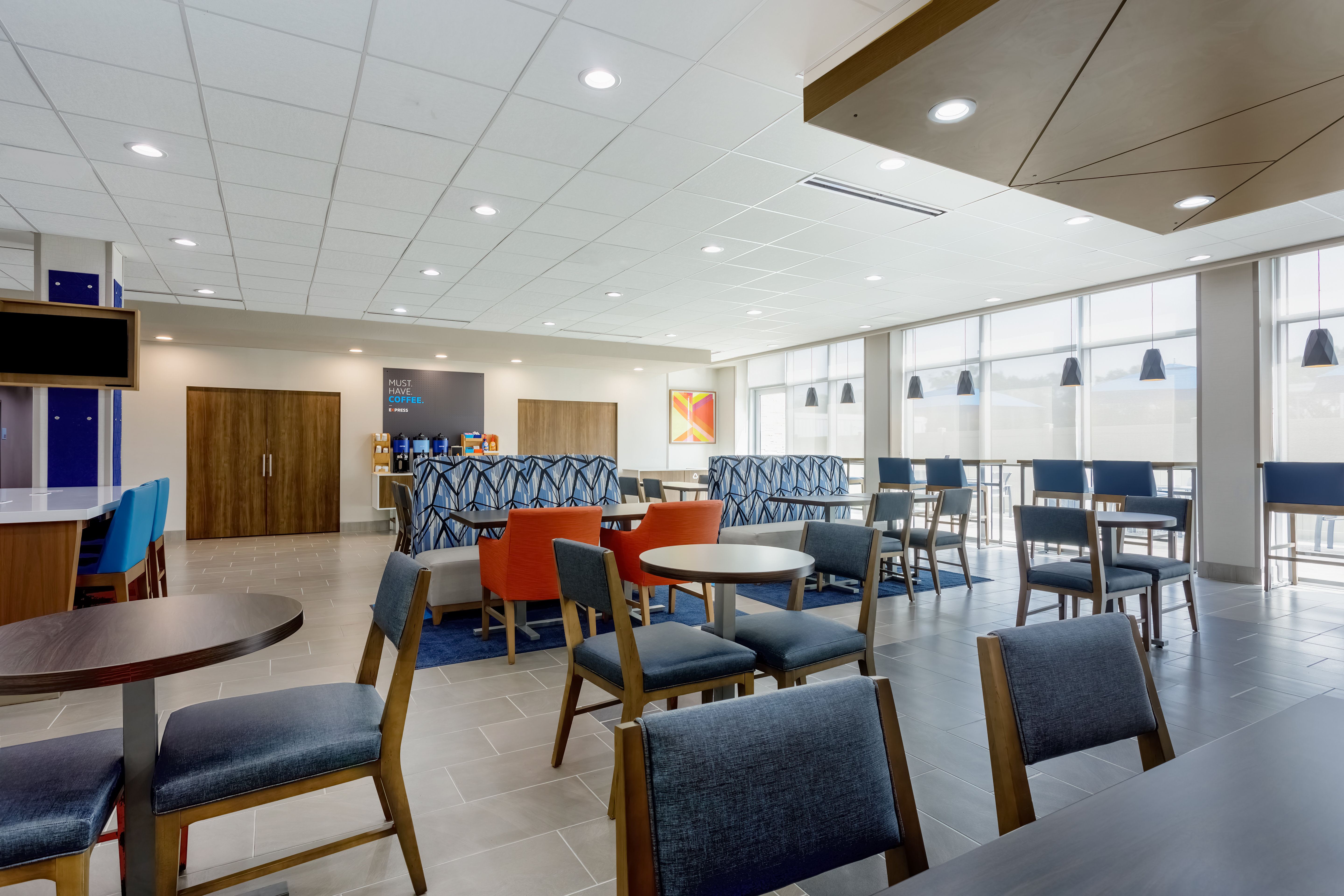 Holiday Inn Express & Suites Tampa Stadium Airport Area 22/36