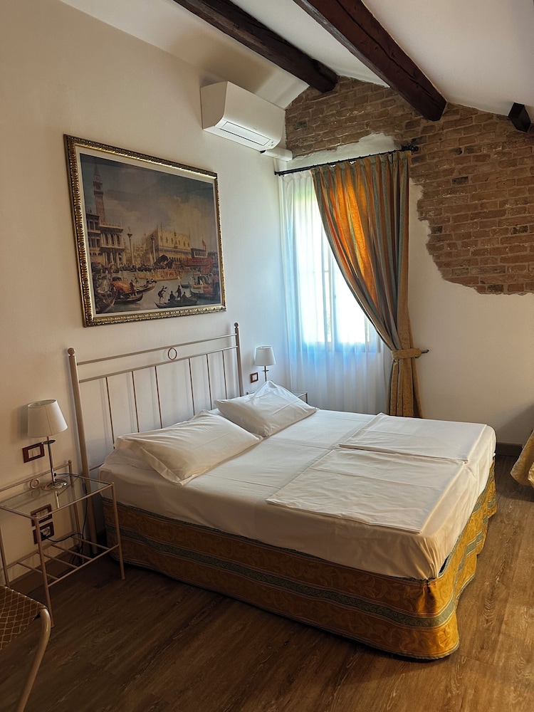 VILLA CASANOVA 12/52