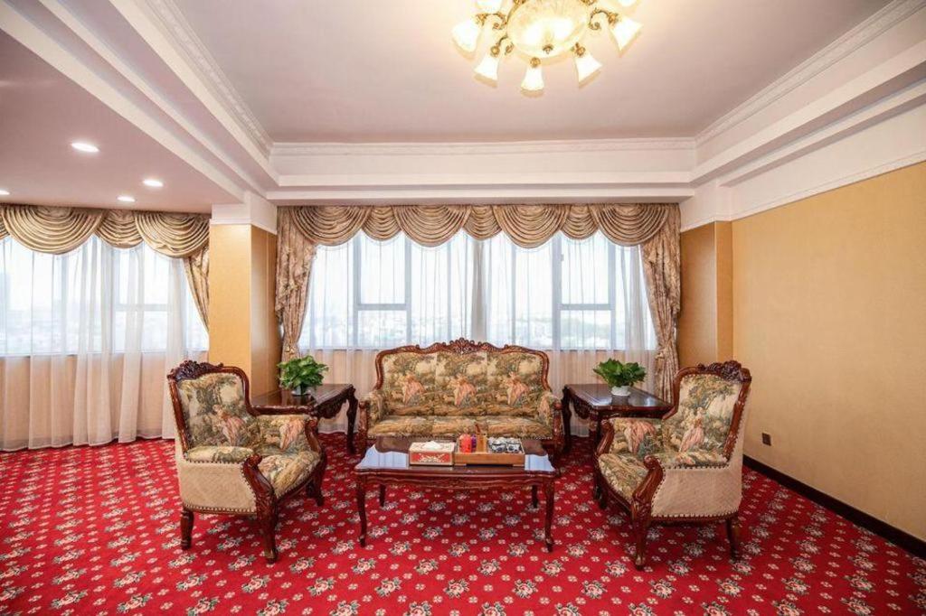 Foshan Emperor Hotel 53/69