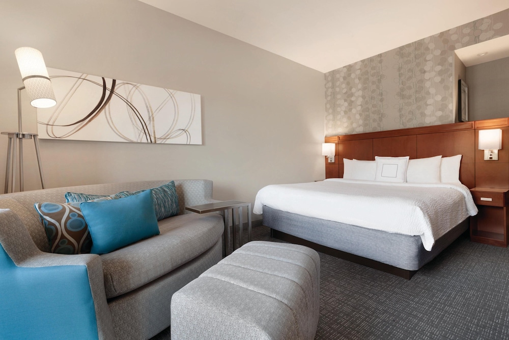 Courtyard by Marriott Charlotte Airport North 9/39