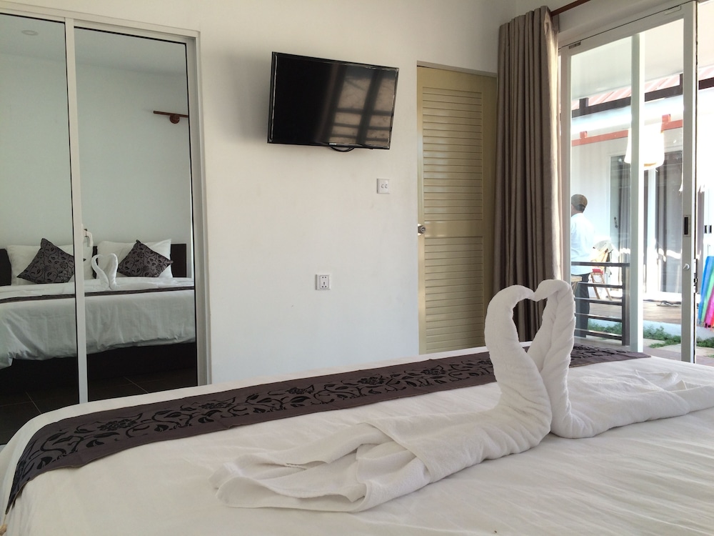Sea Breeze Resort 15/50