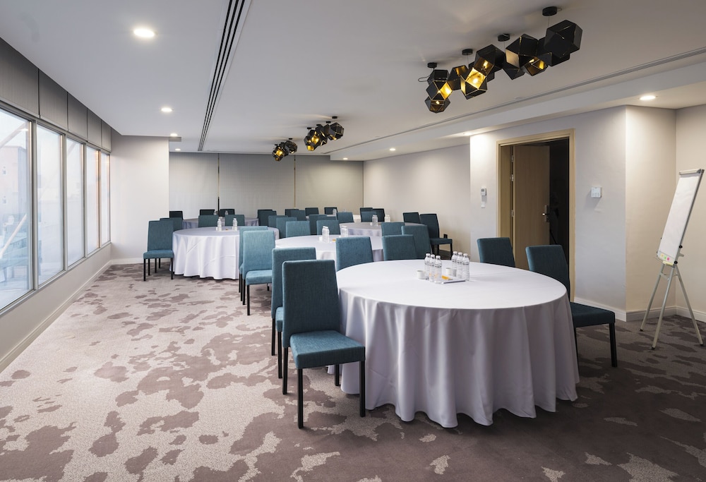 Studio M Muscat 34/43