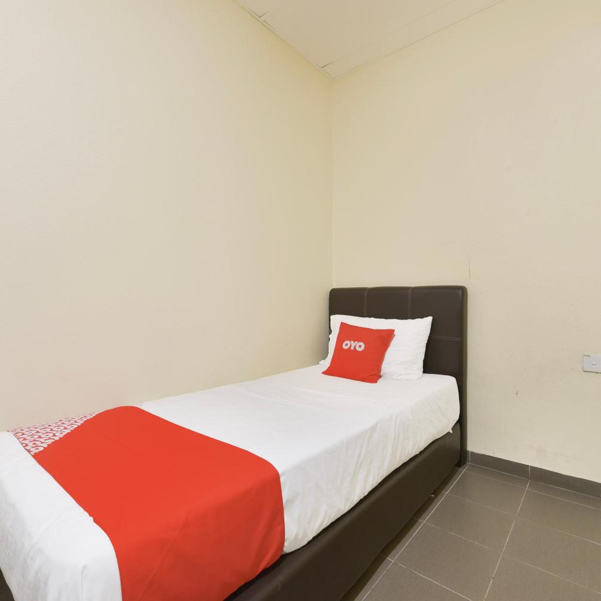 Hotel O Gest Inn 32/48