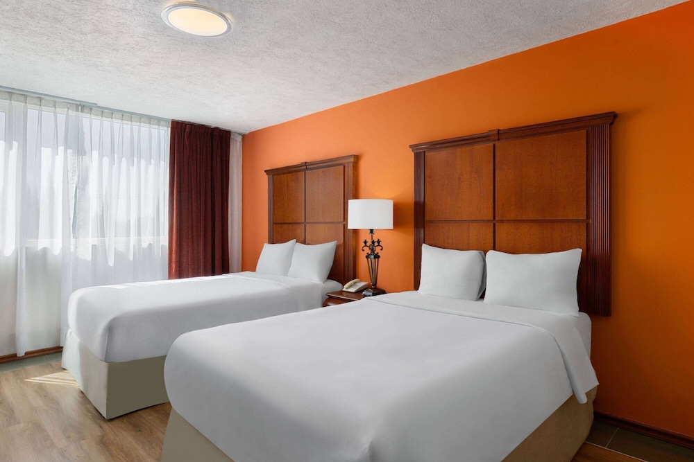 Howard Johnson by Wyndham Toluca 18/49
