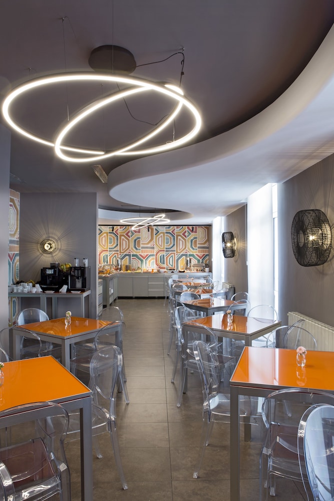 Zeus Essence Bucharest, Trademark Collection by Wyndham 53/65