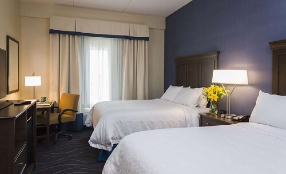 Hampton Inn by Hilton Ottawa Airport 8/26