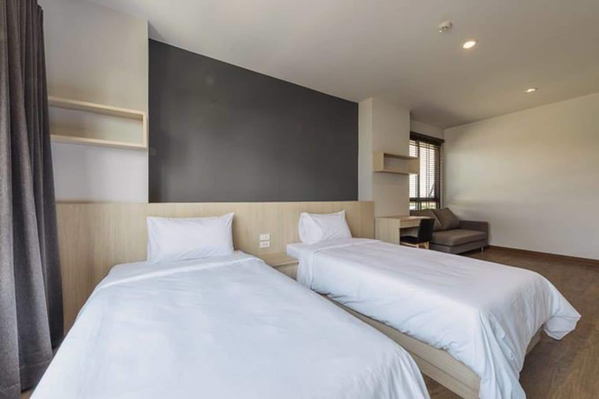 STUDIO, TWIN BEDS