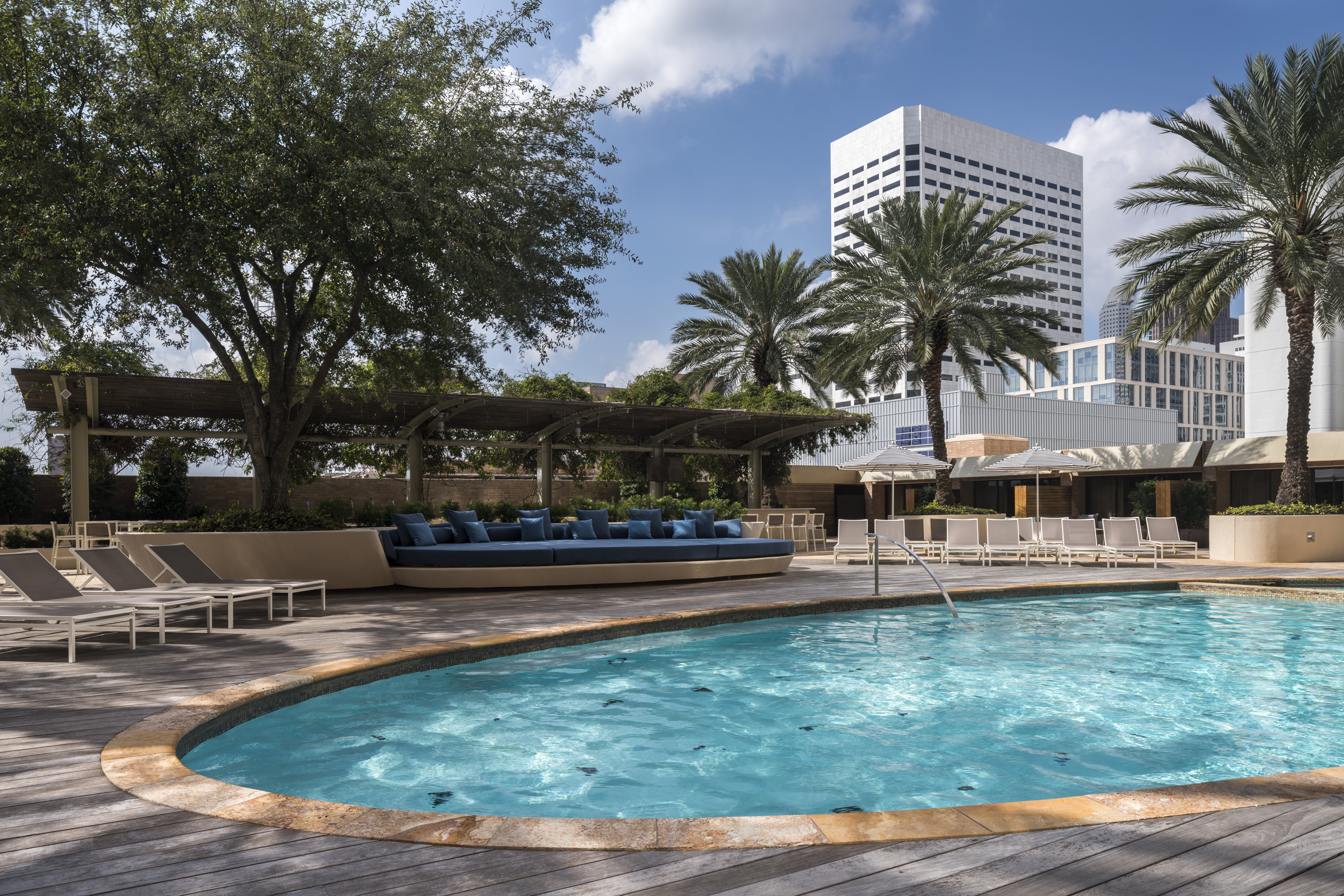 Four Seasons Houston 76/80