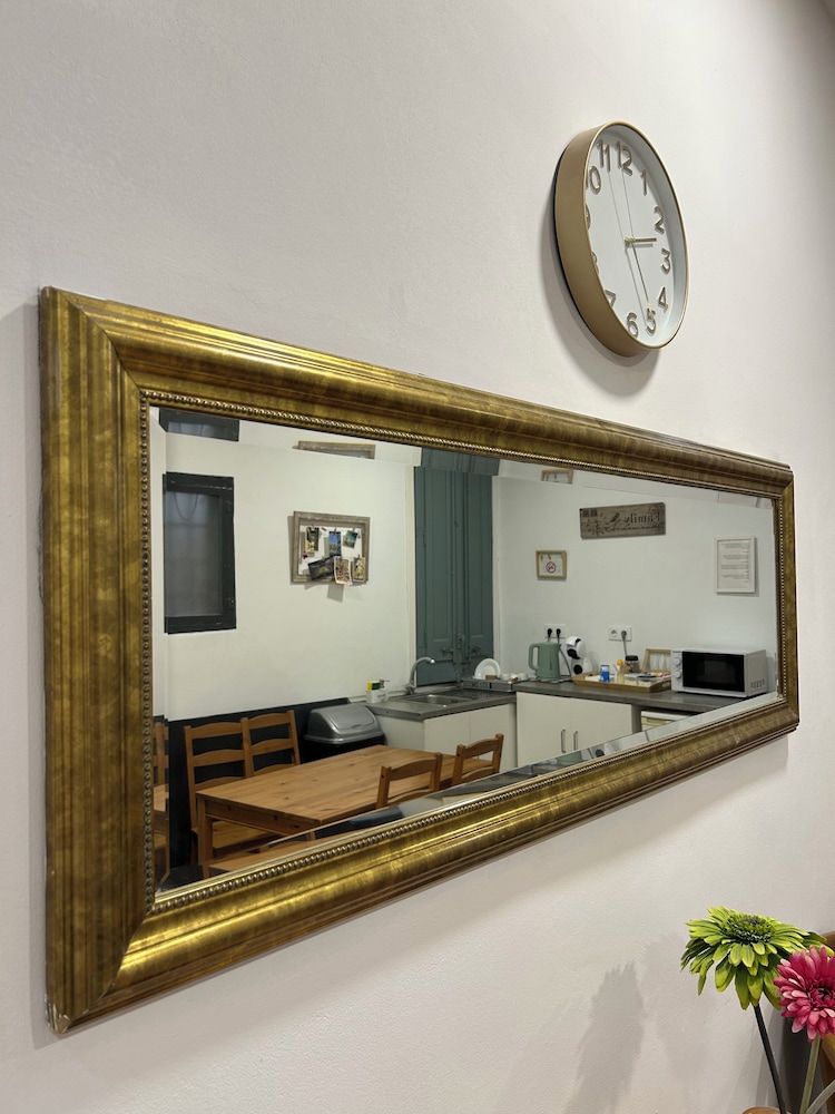 Hostal Delfos 6/49
