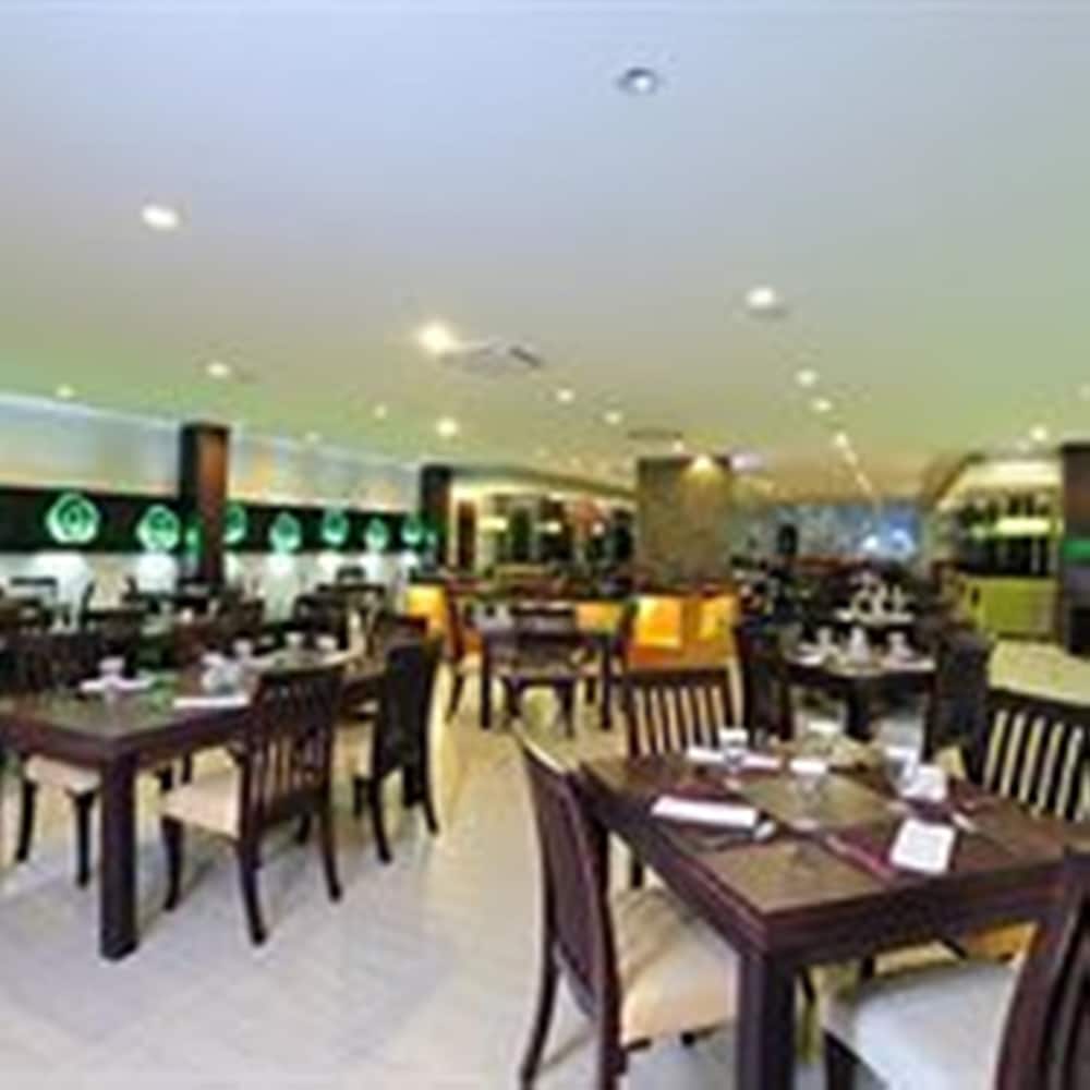 Lombok Plaza Hotel Convention 23/41
