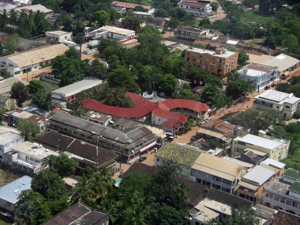 Le Flomboyant in ZIGUINCHOR