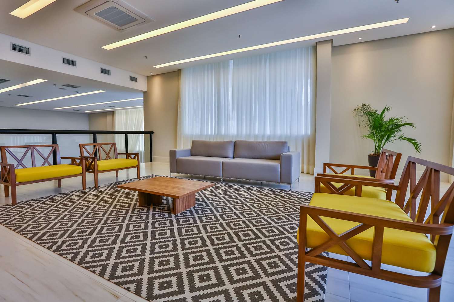 Summit Suites Pindamonhangaba 12/25