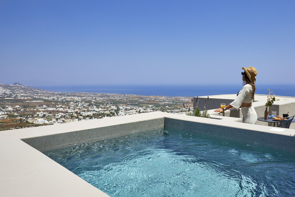 Halcyon Days Suites 34/50