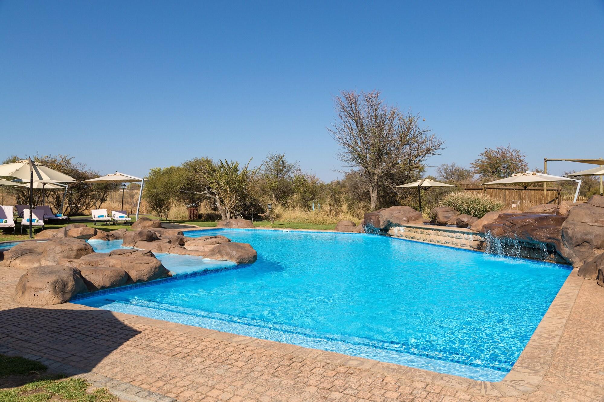 PROTEA ZEBULA LODGE 17/50