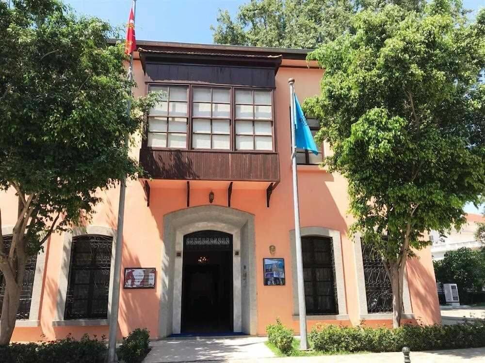 Hotel Mevre 2/50