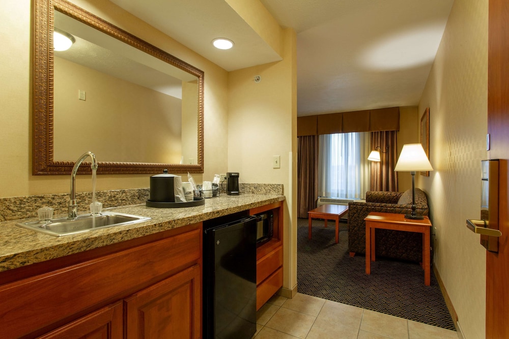 Hampton Inn Waterloo Cedar Valley 44/55