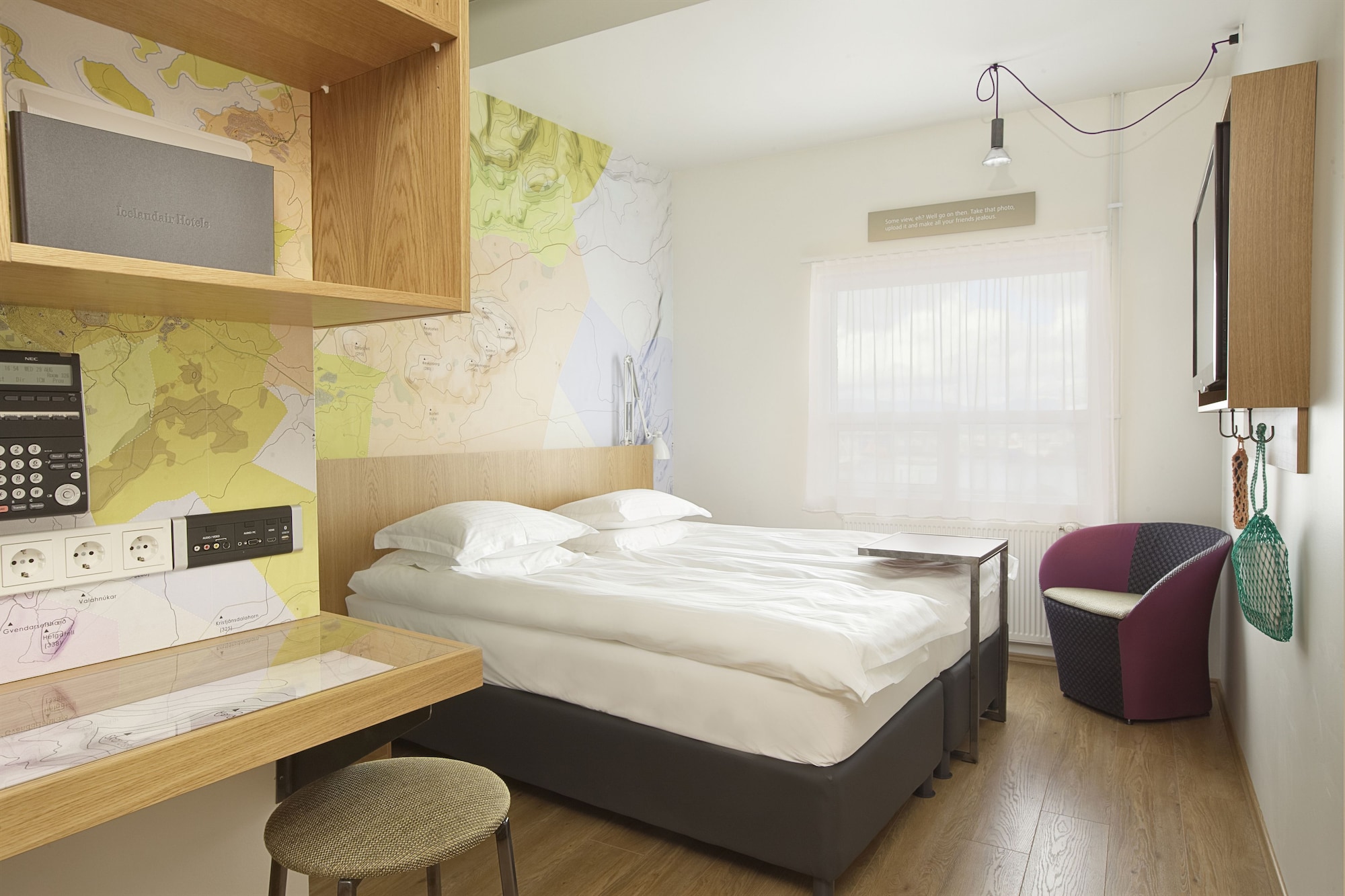 ROOM, DOUBLE BED