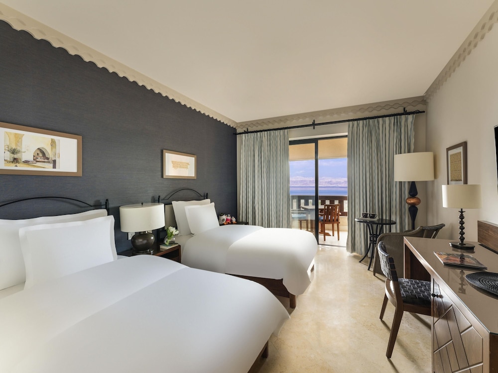 Movenpick Resort and Spa Dead Sea 24/75