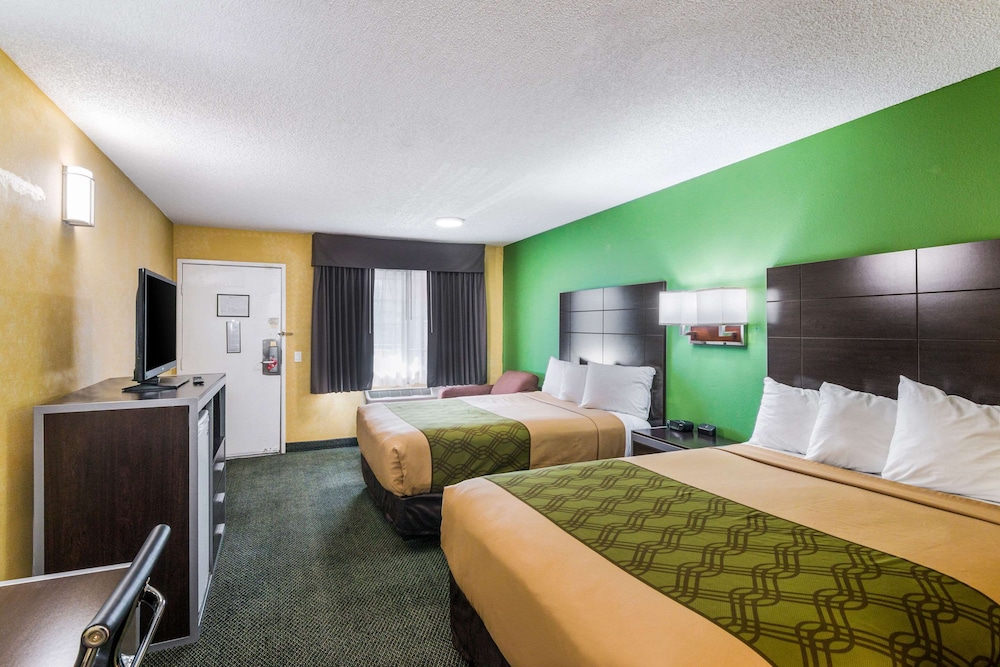 Econo Lodge Hesperia - Victorville I-15 10/43