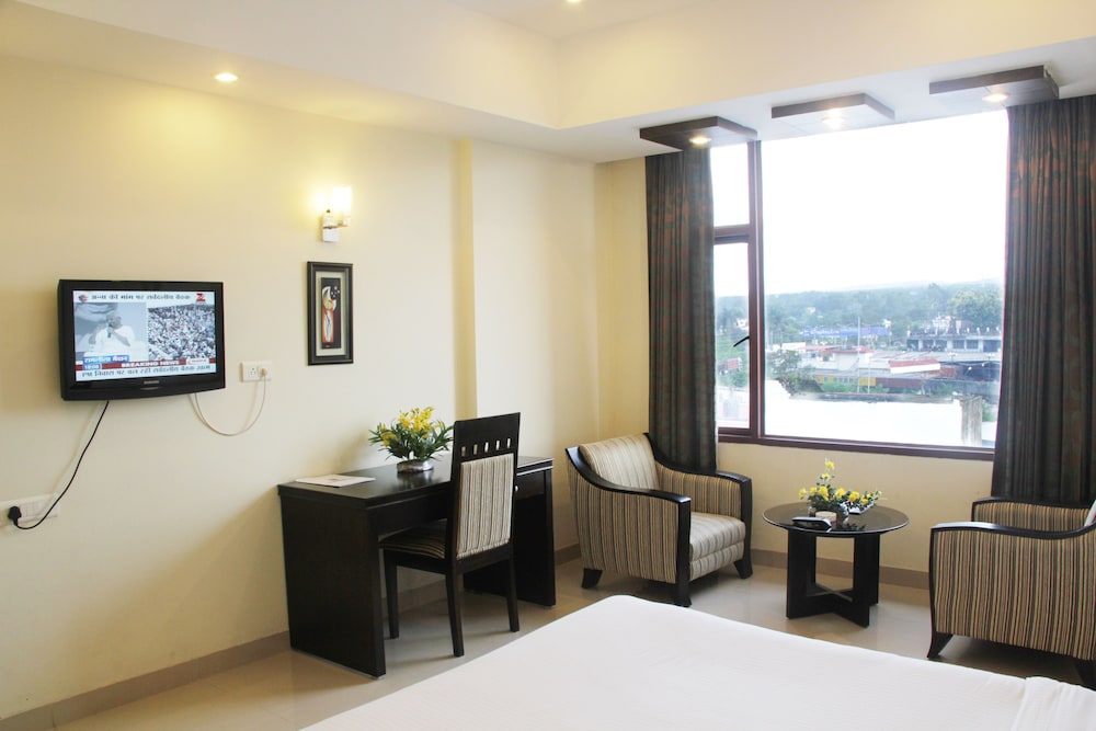 HOTEL SOFTEL PLAZA 49/50