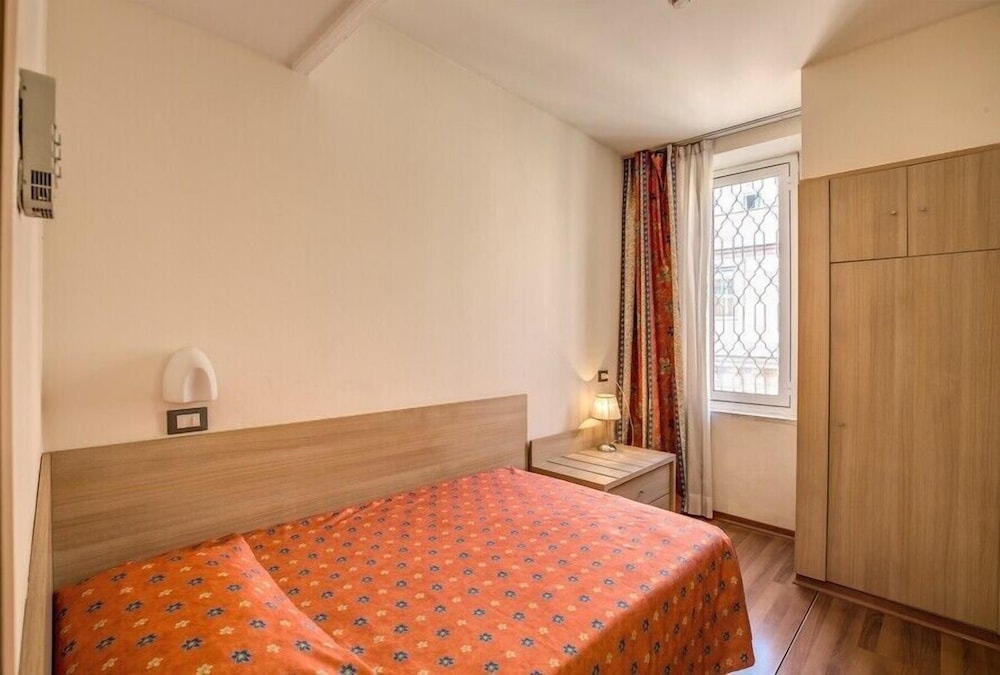 Hotel San Remo 10/63