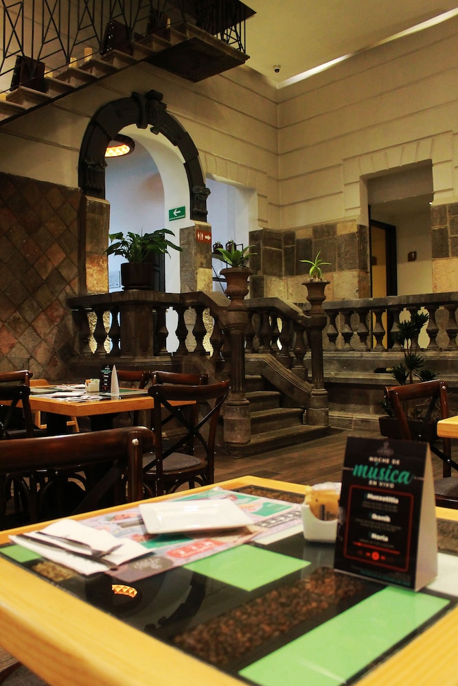 Ikonik Hotel Puebla 61/71