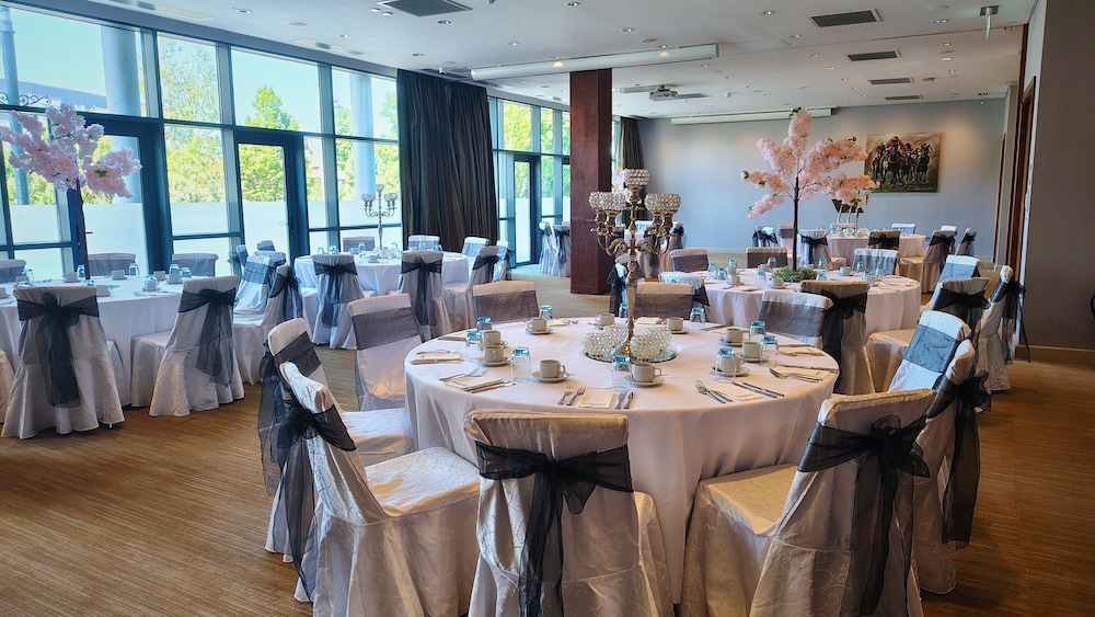 Absolute Hotel Spa 32/60