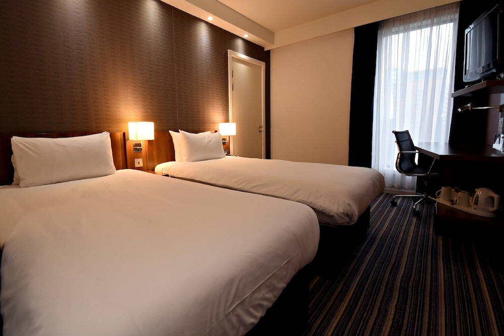 PREMIUM, TWIN BEDS, EXTRA FLOOR SPACE