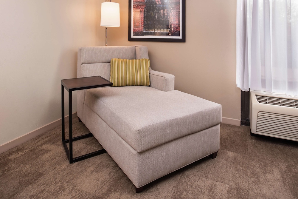 Hampton Inn Columbia Northeast-Fort Jackson Area photo5