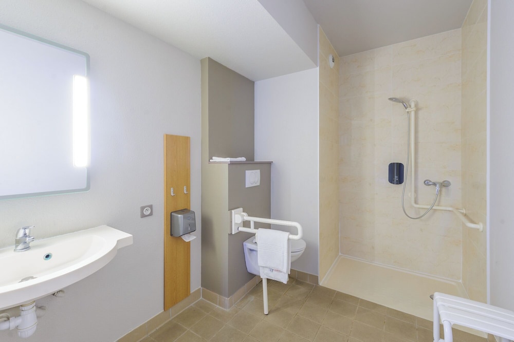 B&B HOTEL La Rochelle Beaulieu Puilboreau 45/50